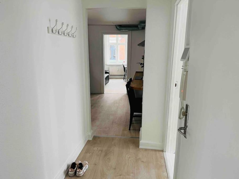 Lovely 1-Bedroom Condo In Aarhus C Ngoại thất bức ảnh