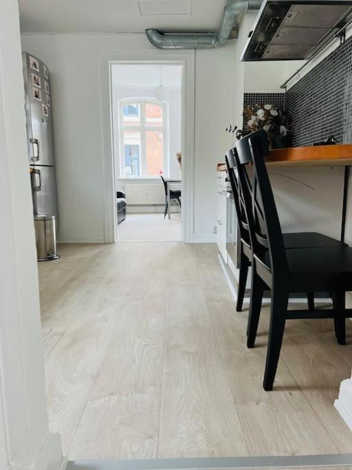 Lovely 1-Bedroom Condo In Aarhus C Ngoại thất bức ảnh