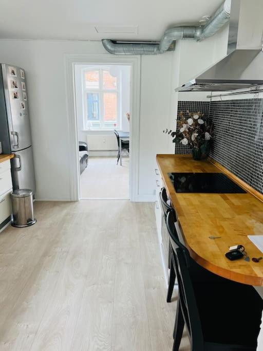 Lovely 1-Bedroom Condo In Aarhus C Ngoại thất bức ảnh