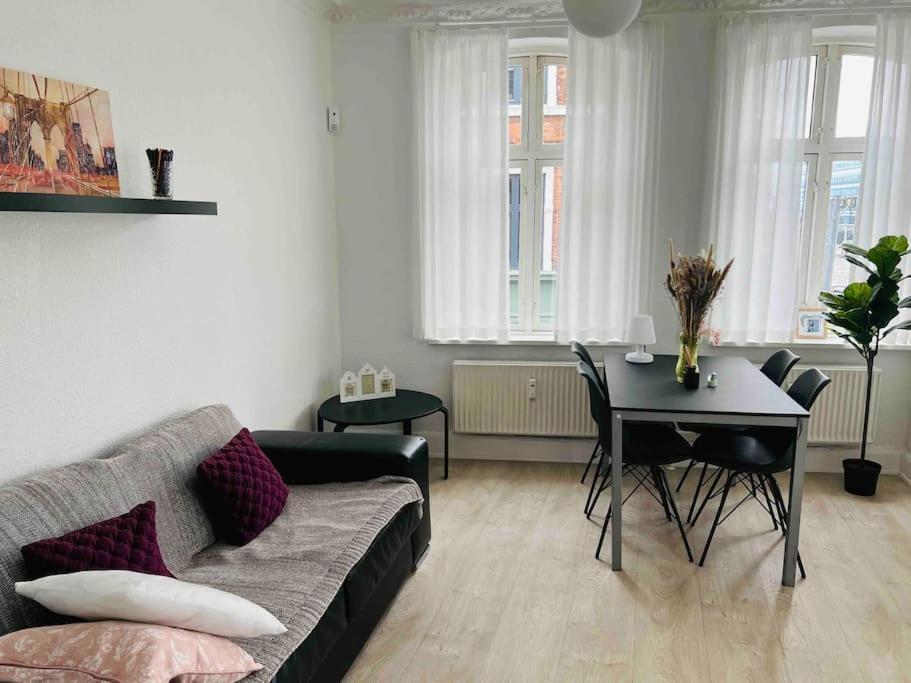 Lovely 1-Bedroom Condo In Aarhus C Ngoại thất bức ảnh